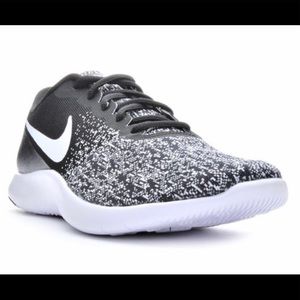 Women’s running shoe